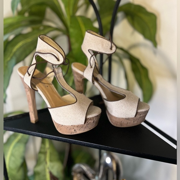 ShoeDazzle Stunning 6-Inch Wooden Heels - Picture 7 of 8